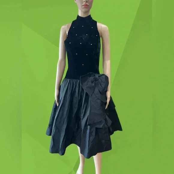 Vintage 80's Flirtations by Alfred Angelo Black velvet taffeta cocktail dress-M - Picture 1 of 13